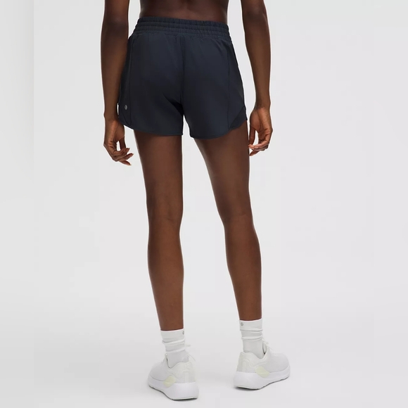 Lululemon Hotty Hot High-Rise Lined Short 4' Black Size 6 - Picture 2 of 9